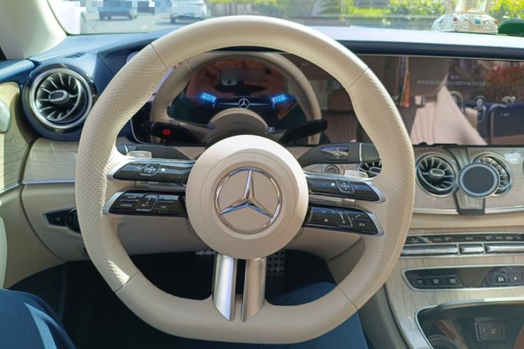 Used Mercedes-Benz E-Class 2023 E 260 4MATIC Coupe Steering Wheel