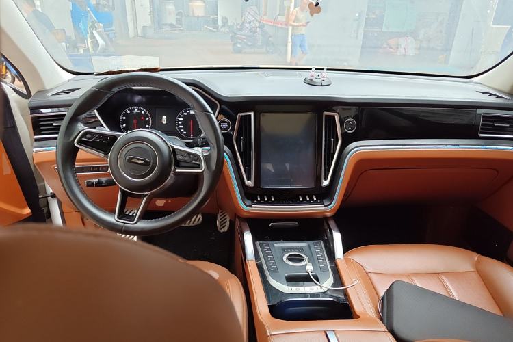 Used Zotye T700 2017 1.8T Dual-Clutch Luxury Model Center Console