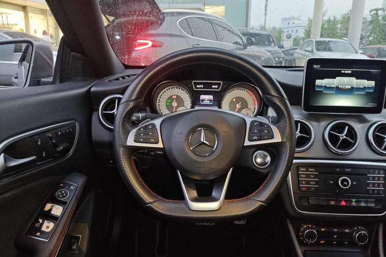 Used Mercedes-Benz CLA 2015 CLA 220 4MATIC
