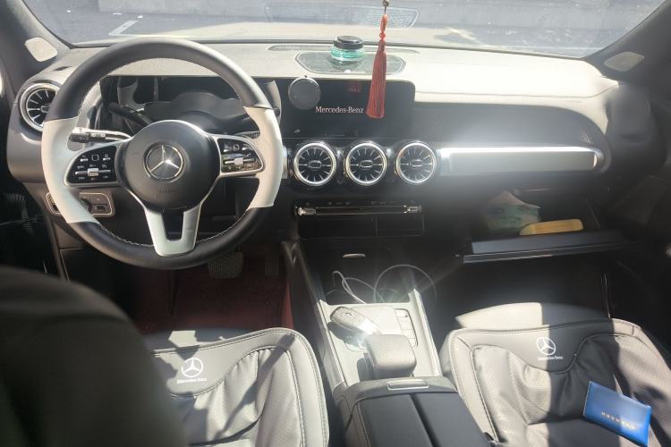 Used Mercedes-Benz GLB 2021 GLB 200 Dynamic Edition Center Console