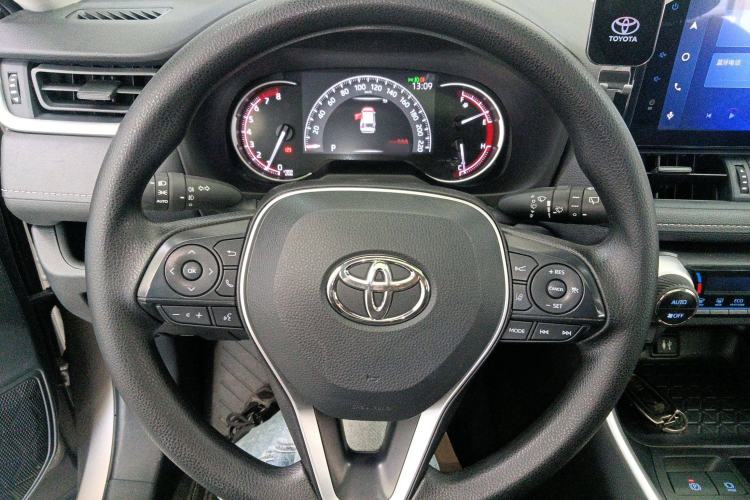 Used Toyota RAV4 2022 2.0L CVT Two-Wheel Drive Fashion Edition

