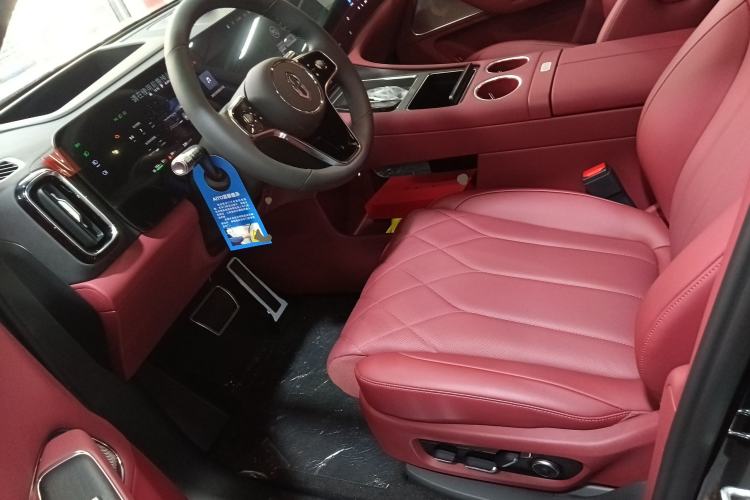 Used Hima AITO M8 2025 Extended-Range Max+ Version 53.4 kWh 6-Seater Edition
