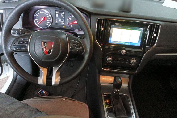 Used Roewe i6 2019 PLUS 1.6L CVT 4G Connected Luxury Deluxe Edition
