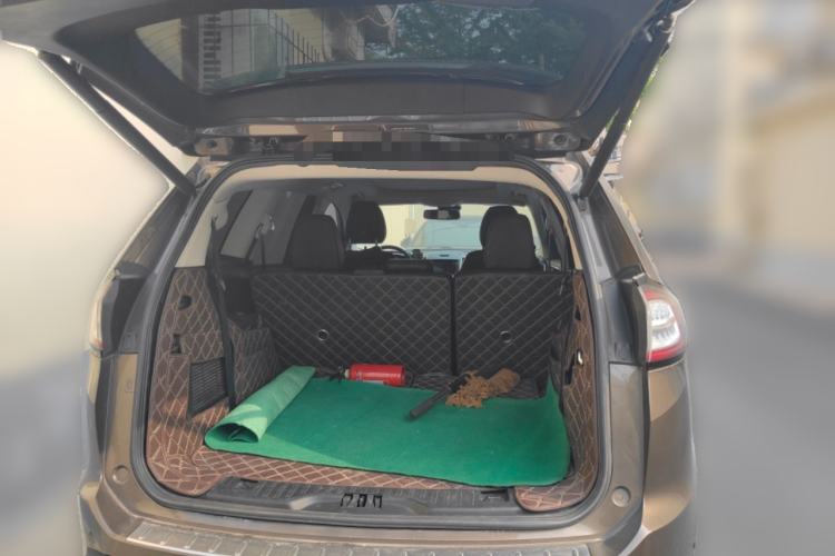 Used Ford Edge 2016 EcoBoost 245 Four-Wheel Drive Titanium 7-Seater Trunk