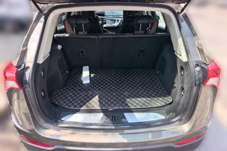 Used Buick Envision 2018 20T Two-Wheel-Drive Elite Model Trunk