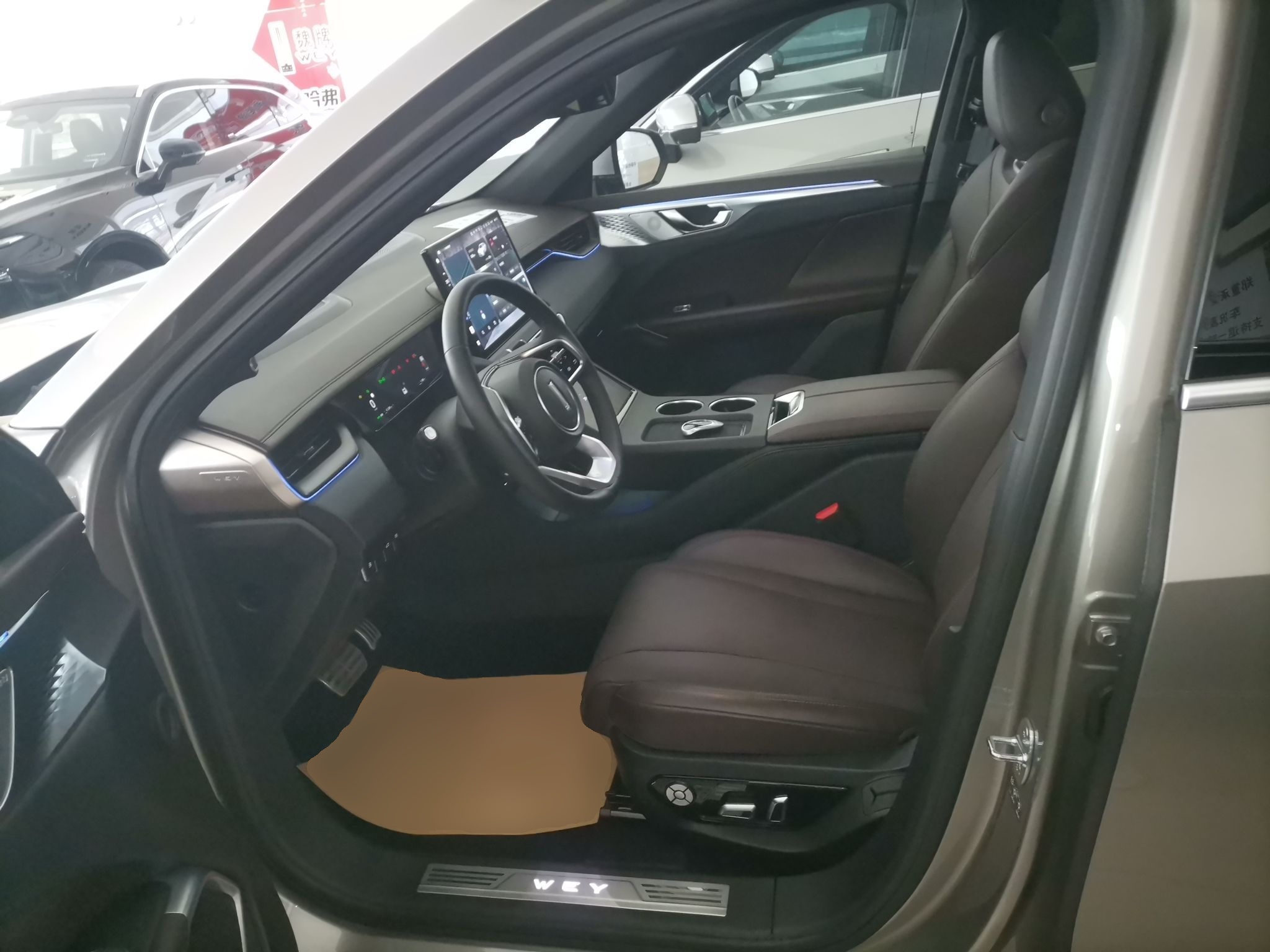 المقاعد الأمامية داخل السيارة