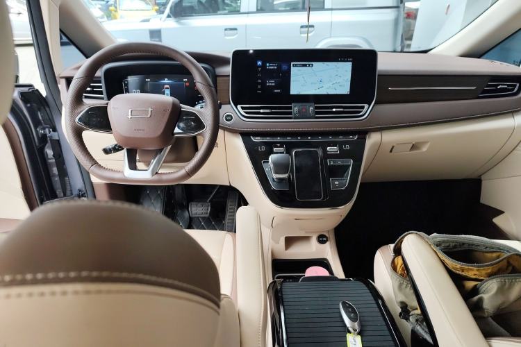 Used Bestune M9 2023 2.0T Ultimate Edition
