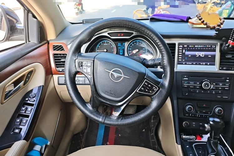 Used Haima M8 2014 2.0L Automatic Luxury Version
