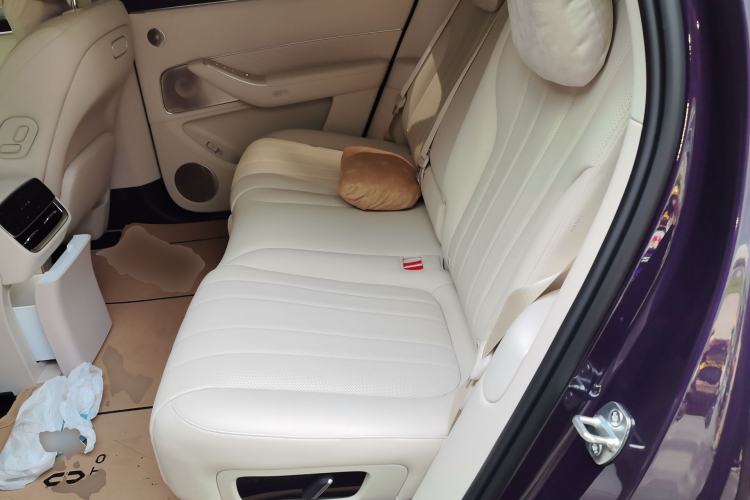 Used Hima AITO M8 2025 Model, Pure Electric Max+ Five-Seat All-Wheel-Drive Version Left Rear Seat