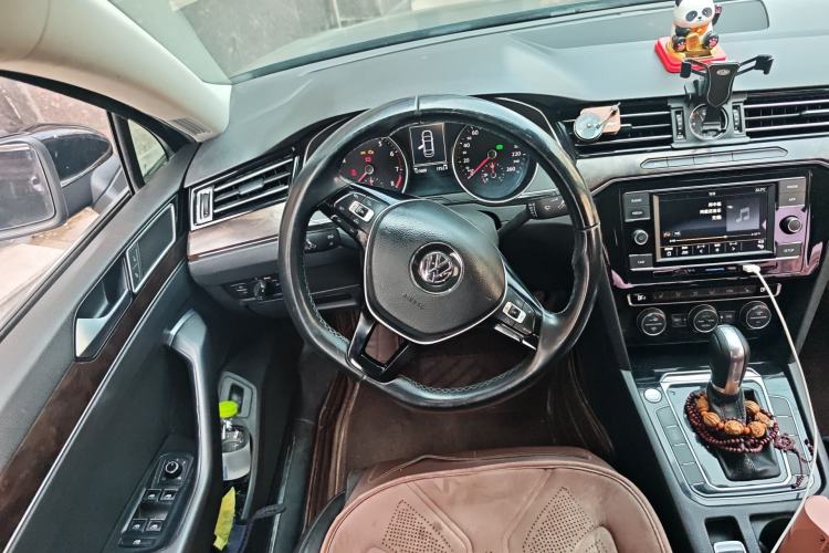 Used Volkswagen Magotan 2018 330TSI DSG Luxury Model Steering Wheel