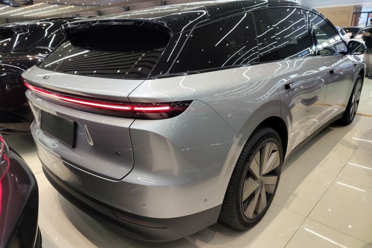 Used Li Auto i6 2025 Model Four-Wheel-Drive Standard Type Rear Right 45 Deg