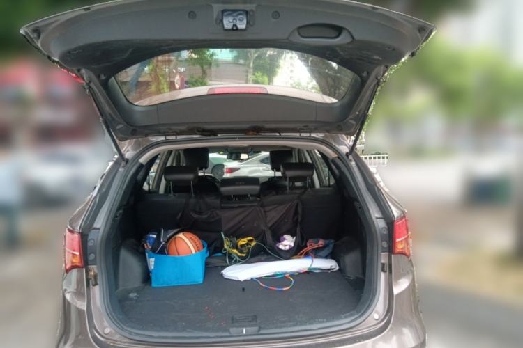 Used Hyundai Santa Fe 2015 2.0T Automatic Two-Wheel Drive Smart Version 5 Seats