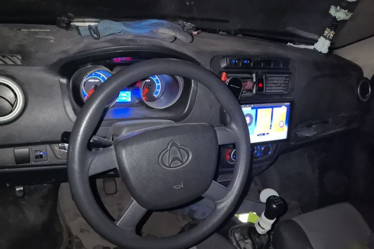 Used CHANGAN KAICHENG Ruixing M60 2020 1.5L Standard Version China VI 6-Seater DAM15KR Center Console