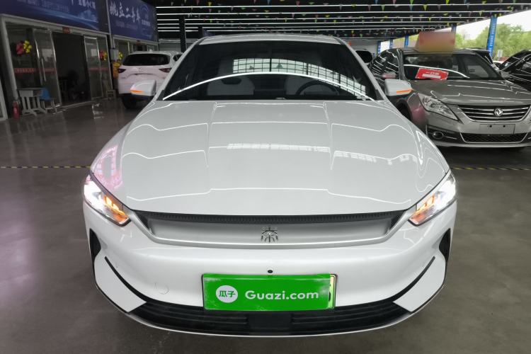 Used BYD Qin PLUS 2024 Honor Edition EV 420KM Beyond Model Front