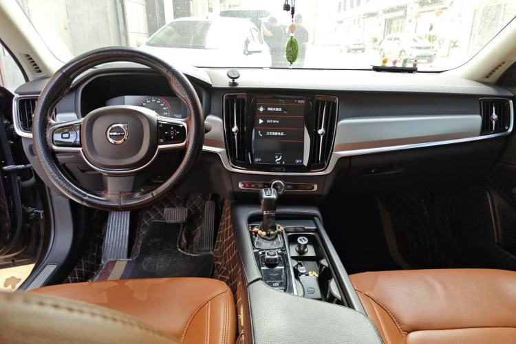 Used Volvo S90 2019 T4 Zhiyi Edition
