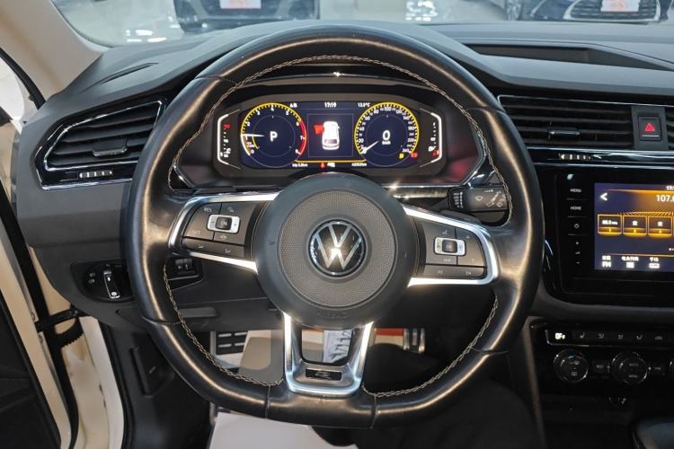 Used Volkswagen Tiguan L 2021 330TSI Automatic Two-Wheel Drive R-Line Enhanced Edition
