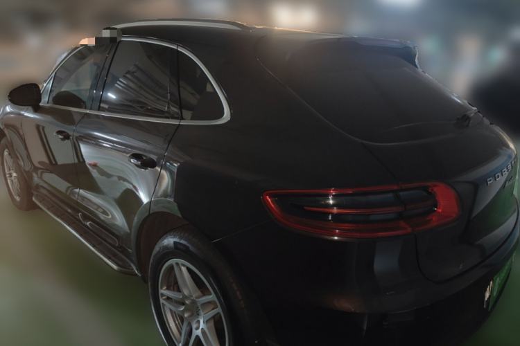 Used Porsche Macan 2017 Macan 2.0T Rear Left 45 Deg