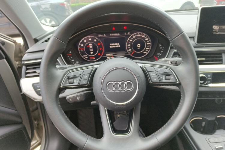Used Audi A4L 2019 40 TFSI Fashion Version China V