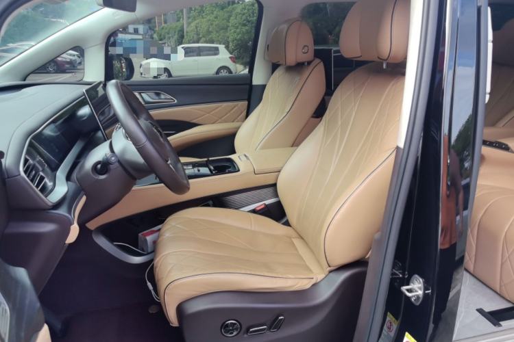 Used Denza D9 2024 DM-i 980 Four-Wheel Drive Flagship Model
