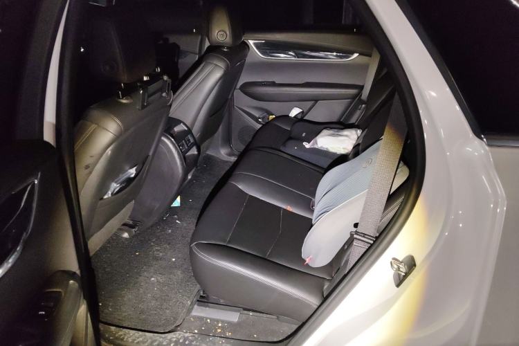 Used Cadillac XT5 2022 2.0T Two-Wheel Drive Luxury Version Left Rear Seat