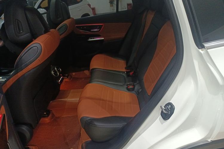 Used Mercedes-Benz GLC 2023 Facelift GLC 260 L 4MATIC Dynamic Version 5 Seats
