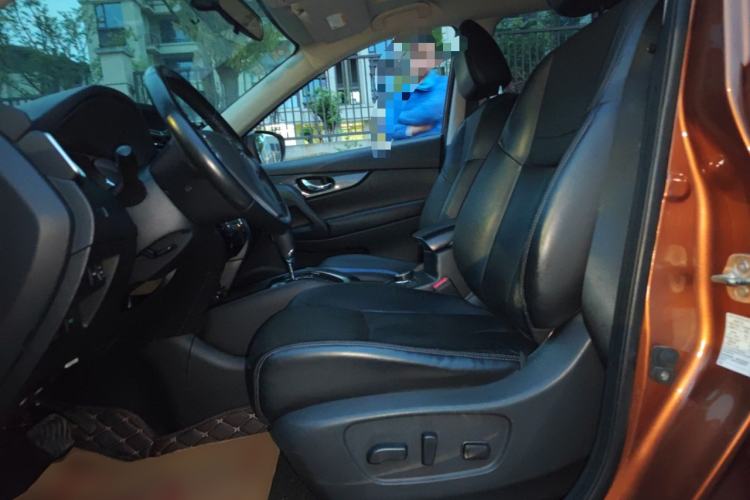 Used Nissan X-Trail 2014 2.5L CVT Luxury Edition 4WD
