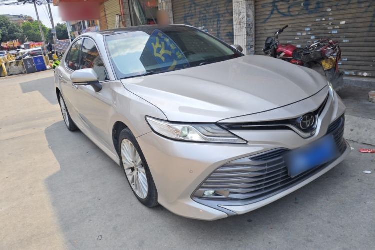 Used Toyota Camry 2018 2.5G Luxury Edition Front Right 45 Deg