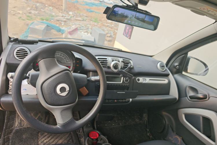 Used smart fortwo 2012 1.0 MHD Hardtop Standard Edition Center Console