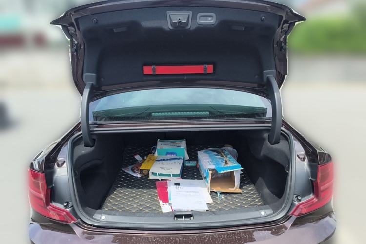 Used Volvo S90 2018 T4 Zhiyuan Edition Trunk