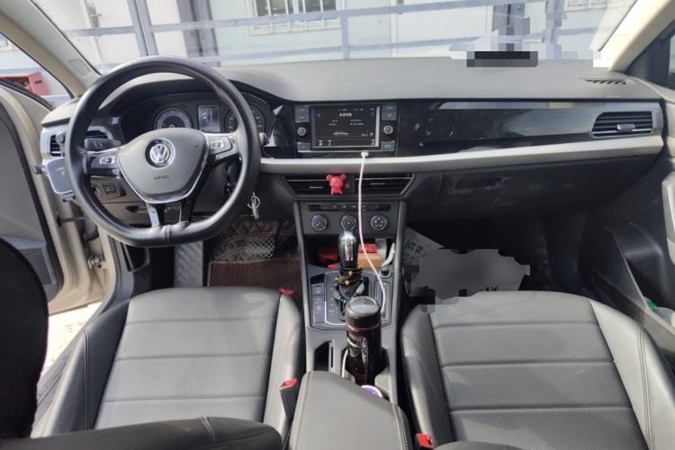 Used Volkswagen Lavida 2018 1.5L Automatic Comfort Edition China V Standard Center Console