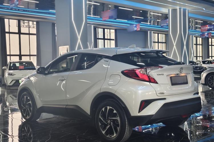 Used Toyota IZOA 2018 2.0L Yichi Edition China V Standard