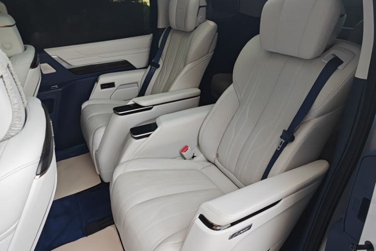 Used Buick Century 2023 2.0T Six-Seater Yinshi Edition
