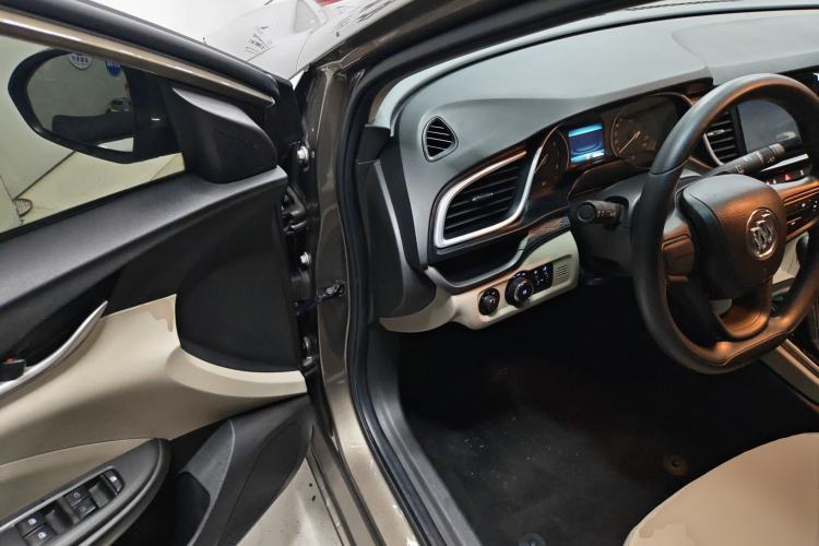 Used Buick GT 2015 15N Automatic Elite Version Driver Seat