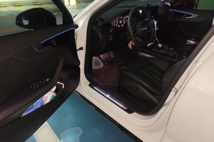 Used Audi A4L 2023 40 TFSI Luxury Dynamic Model
