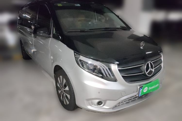 Used Mercedes-Benz Vito 2021 2.0T Elite Version 7 Seats Front Right 45 Deg