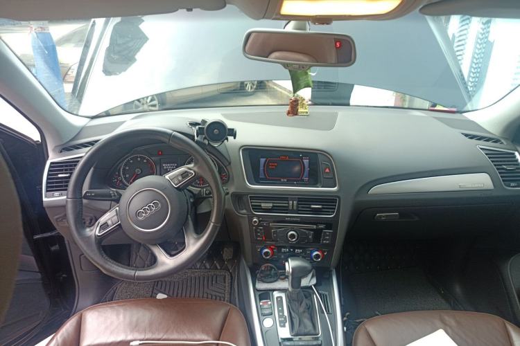 Used Audi Q5 2017 Plus 40 TFSI Technology Model