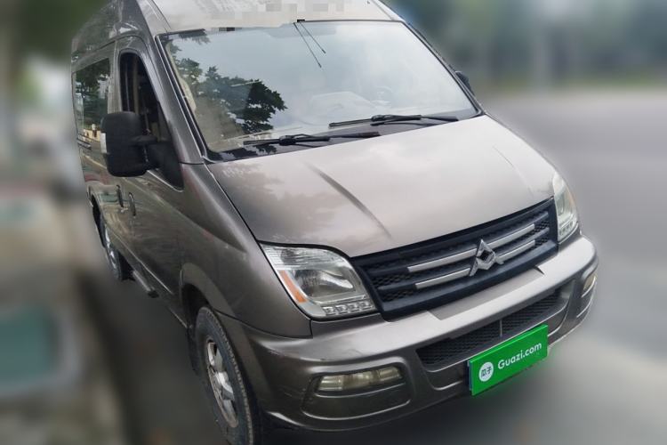 Used SAIC MAXUS Xintu V80 2011 2.5T Short Wheelbase Mid-Roof Yunjie Edition
