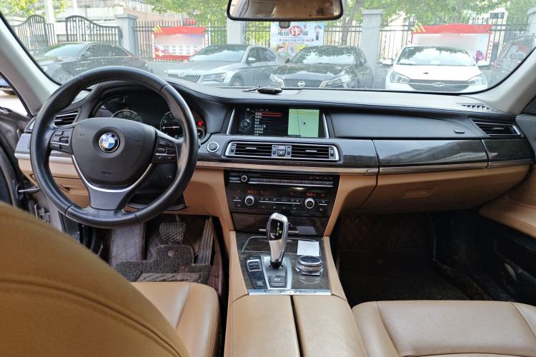 Used BMW 7 Series 2013 730Li Luxury Model Center Console