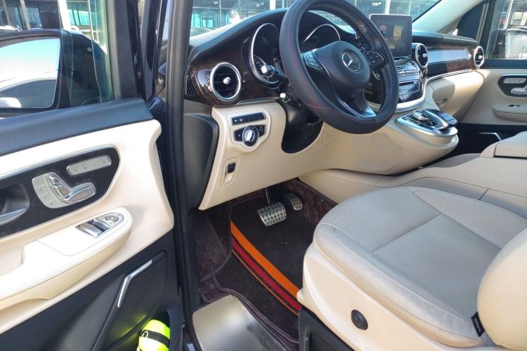 Used Mercedes-Benz V-Class 2018 V 260 Prestige Edition China VI
