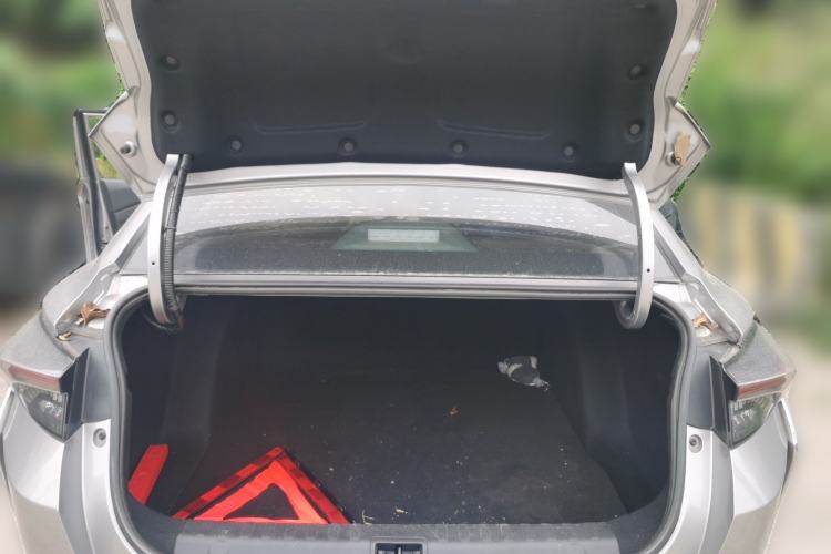 Used Dongfeng Aeolus Yixuan 2020 230T Automatic Cool Edition Trunk