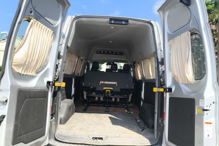 Used Ford Transit 2017 2.0T Diesel Multi-Function Commercial Vehicle Mid-Drive Mid-Roof China V Standard
