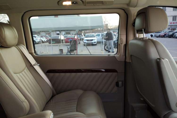 Used Mercedes-Benz Viano 2013 3.0L Comfort Edition Interior 8