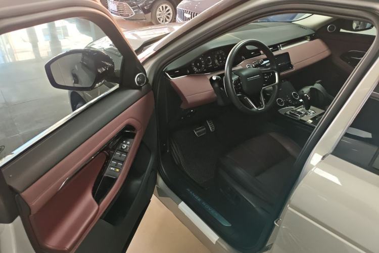 Used Land Rover Range Rover Evoque 2023 Aurora L 249 PS Luxury Edition
