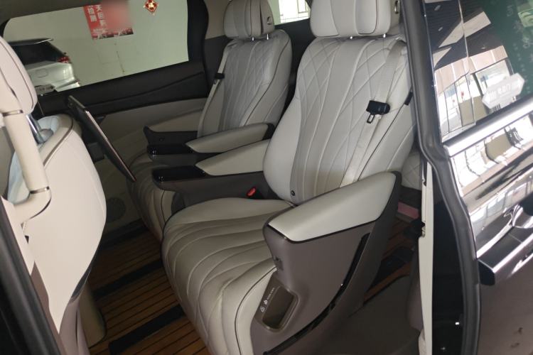 Used Denza D9 2022 DM-i 970 Four-Wheel Drive Prestige Model
