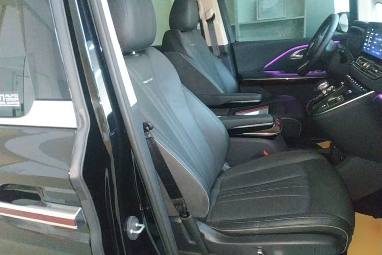 Used Hongqi HQ9 2023 2.0T Smart Connect Flagship Edition