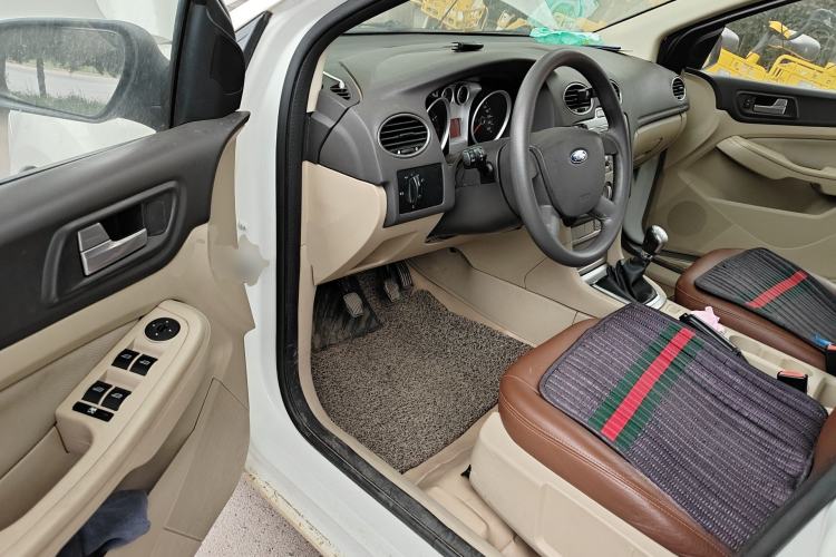 Used Ford Focus 2013 Sedan Classic 1.8L Manual Base Model Driver Seat