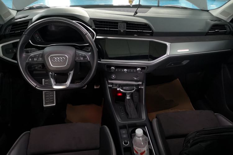 Used Audi Q3 2022 40 TFSI Fashion Dynamic Model
