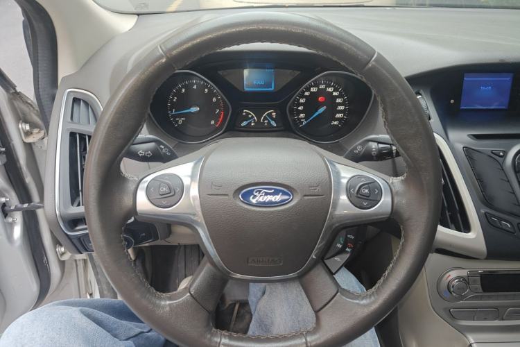 Used Ford Focus 2012 Sedan 1.6L Manual Fashion Edition