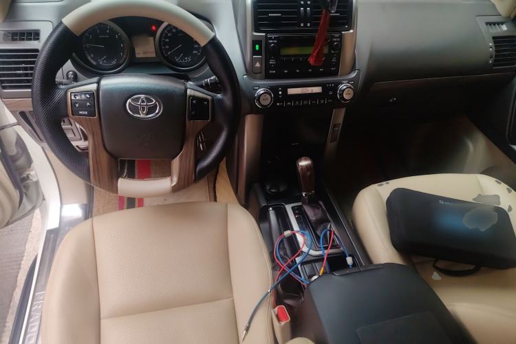 Used Toyota Prado 2010 2.7L Automatic Standard Edition Center Console