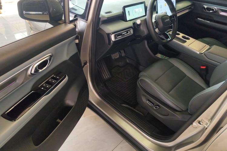 Used AION Y 2023 Plus 510 Smart Edition Driver Seat